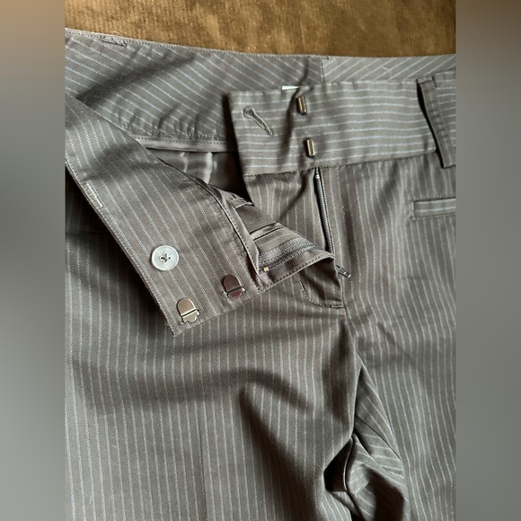 CAbi Gray White Pinstripe Straight Wide Leg Business Attire SZ 10 - Picture 5 of 9